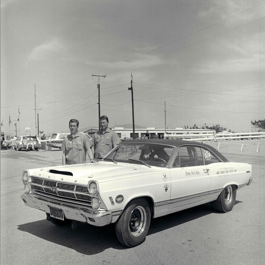  Ford Fairlane 1966 года  (фото 2 из 2)